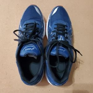 Men's Asics gel runnning shoes